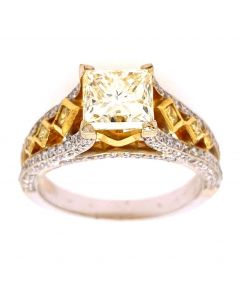 18Kt 2-Tone Gold 2.07 Carat Princess Cut Diamond Engagement Ring.